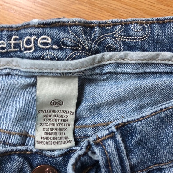 Light wash skinny jean from Refuge. - Picture 3 of 4